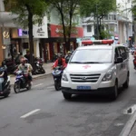 Xe cấp cứu trên đường phố Việt Nam