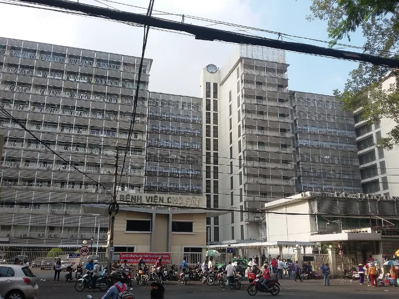 Cổng Bệnh viện Chợ Rẫy