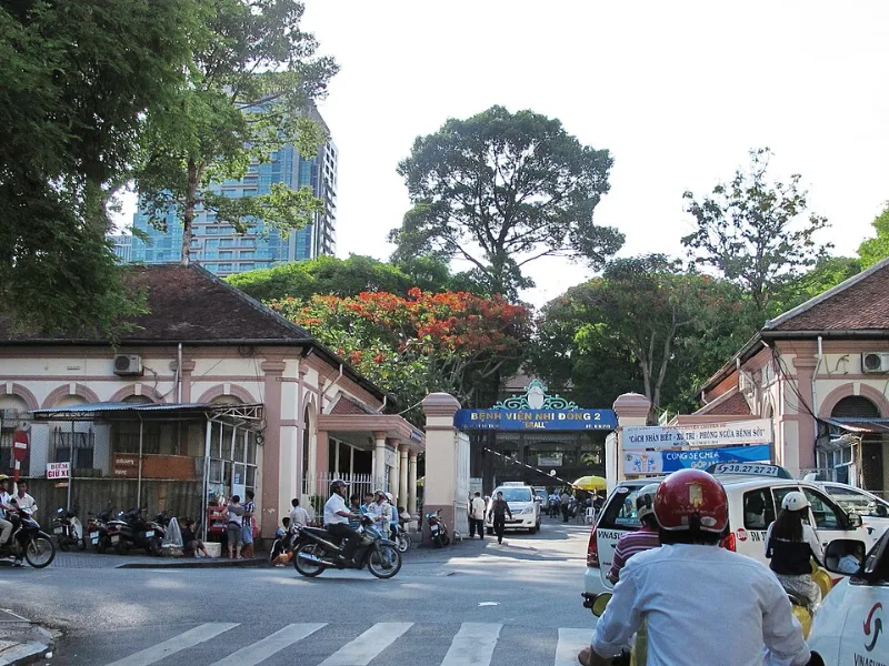Cổng Bệnh viện Nhi đồng 2